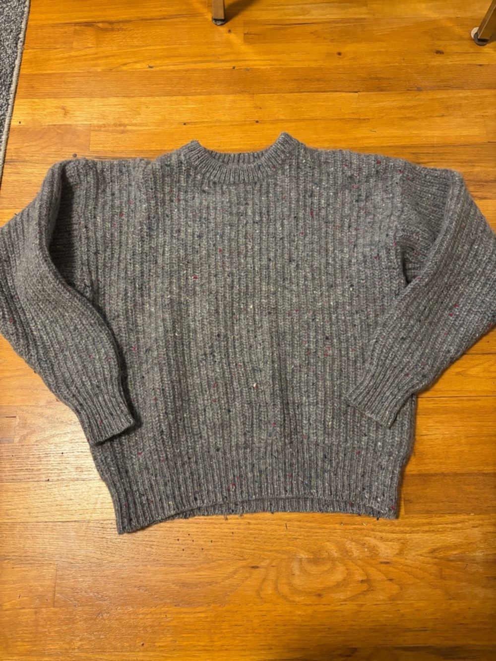 GAP Heathered Grey Ribbed Crewneck Sweater with Fleck